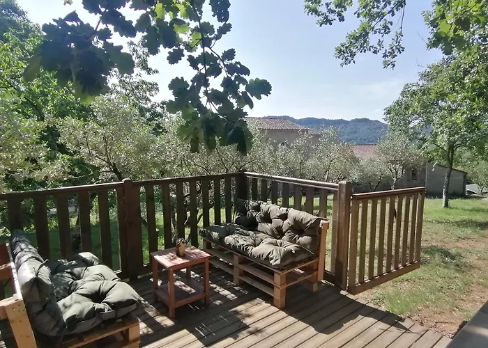 Tente Herisson Boheme 4 Personnes Lou Cantou Cevenol * Anduze